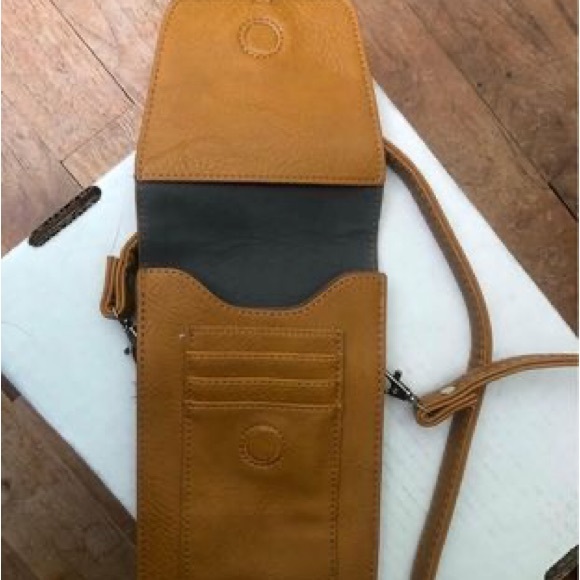 Crossbody phone wallet - Picture 2 of 4